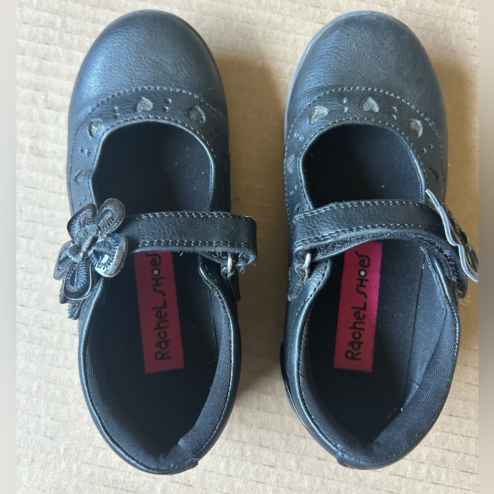 Rachel Shoes Black Kids Dress Shoes with Flower Detail size 11